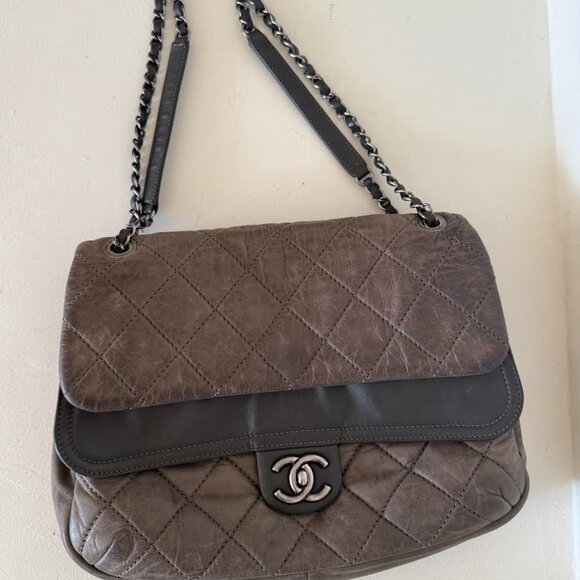 Chanel Double Flap Shoulder Bag - Picture 1 of 4